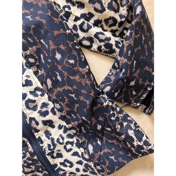 Luii size small zip up jacket leopard print - Picture 3 of 4